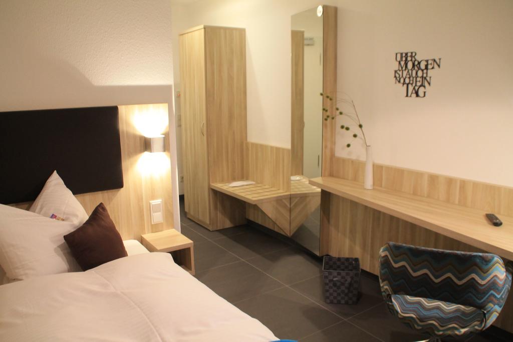 Gastehaus Wilhelmshohe Hotel Butzbach Room photo